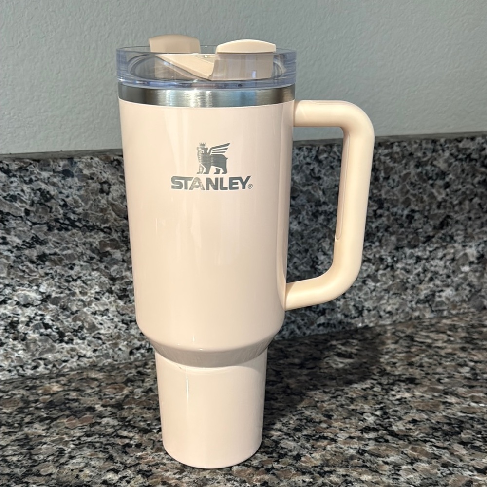 Stanley light Pink 40oz tumbler
